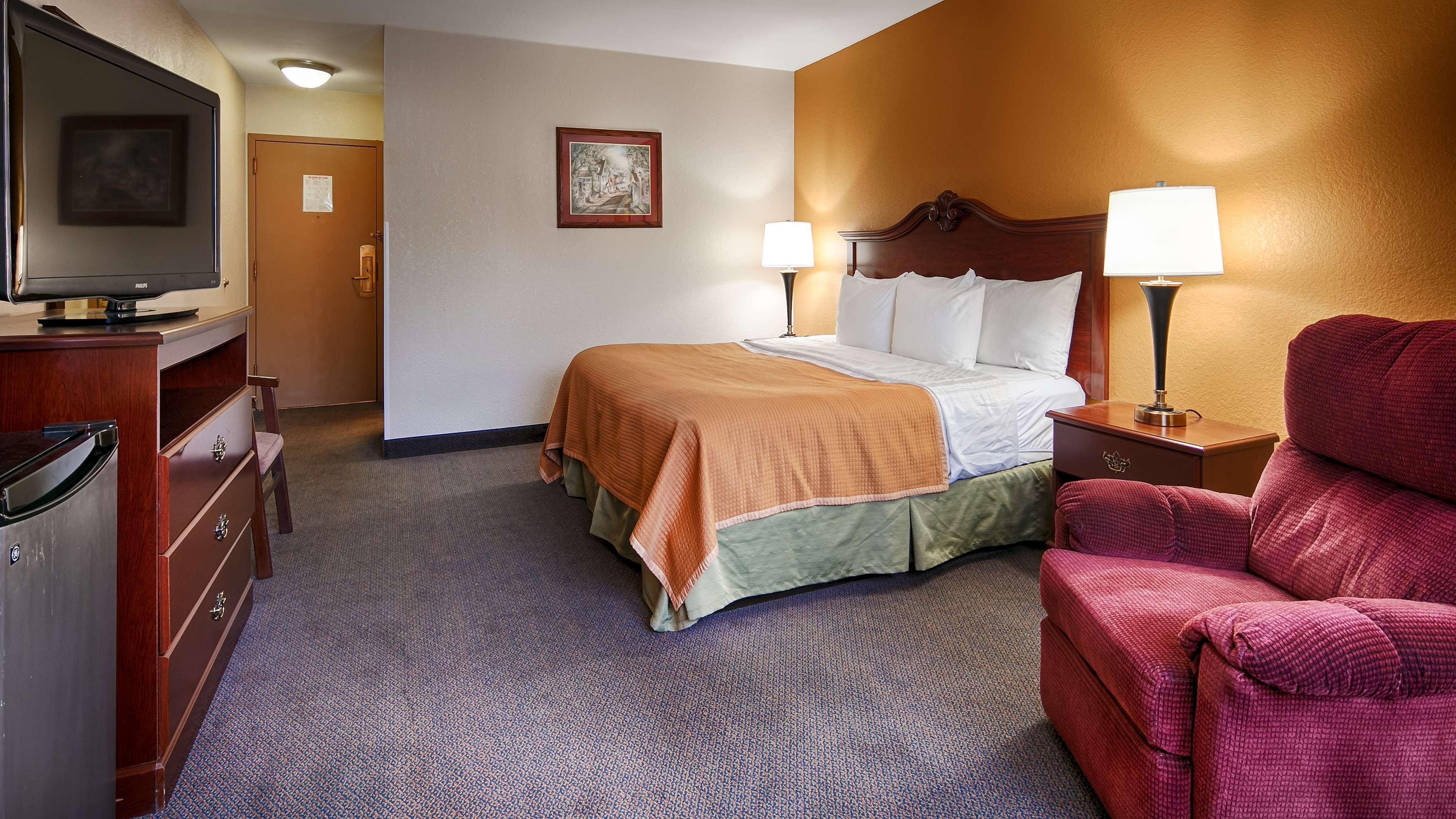 Baymont By Wyndham Chester Il Bagian luar foto