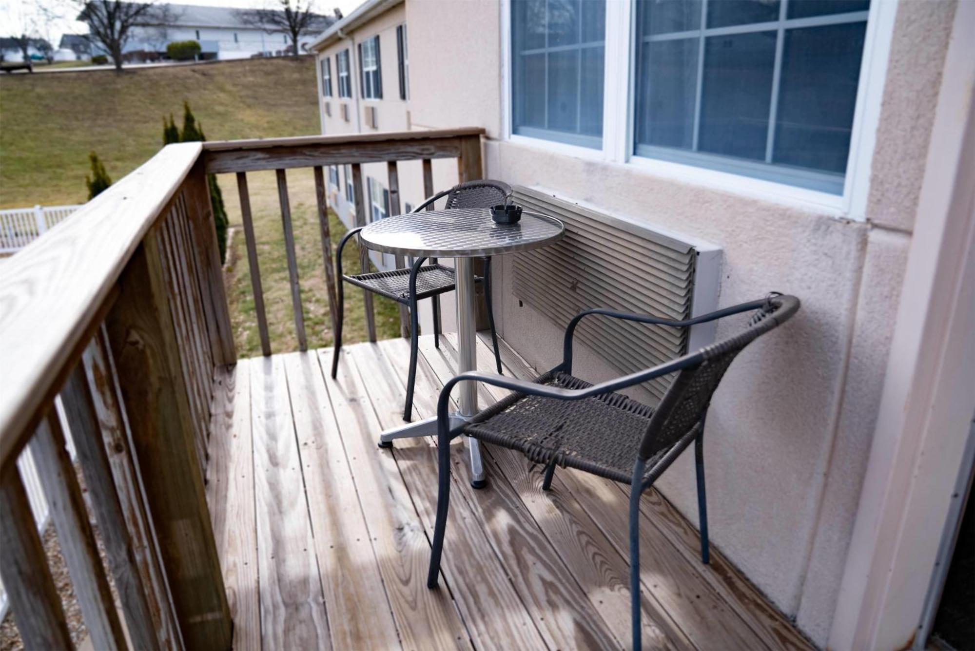 Baymont By Wyndham Chester Il Bagian luar foto